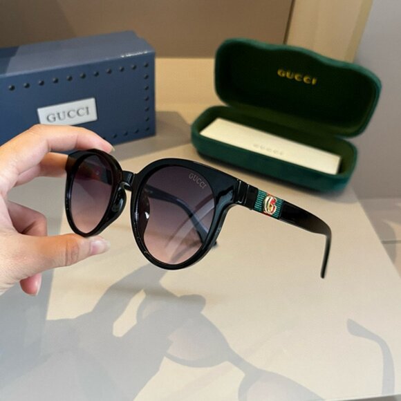 Gucci Women\'s Designer Sunglasses main image 8